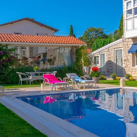 Salbakos Herakleia Hotel